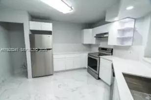 975 N Franklin Ave, Homestead, FL 33034 - Photo 1
