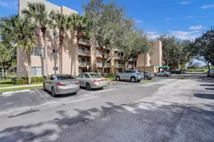 9470 Tangerine Pl, Davie, FL 33324 - Photo 1