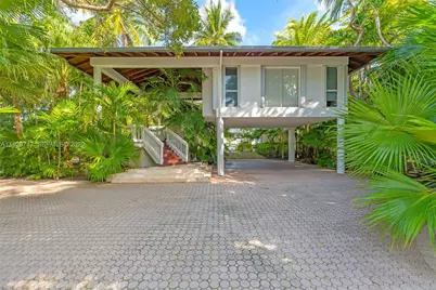 655 N Mashta Dr, Key Biscayne, FL 33149 - Photo 1