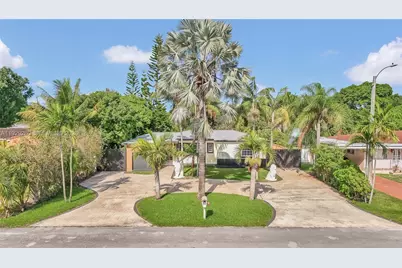 261 NW 144th St, Miami, FL 33168 - Photo 1