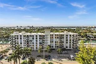 9800 W Bay Harbor Dr, Bay Harbor Islands, FL 33154 - Photo 1