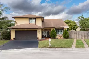 9931 SW 14th St, Pembroke Pines, FL 33025 - Photo 1