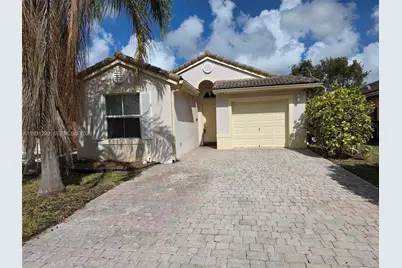 1885 SE 13th St, Homestead, FL 33035 - Photo 1