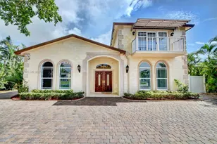117 NW 8th St, Boca Raton, FL 33432 - Photo 1