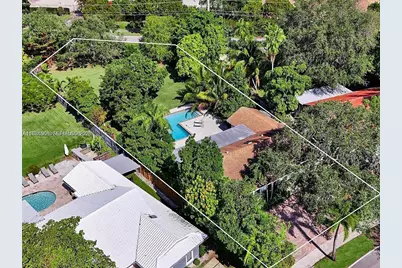 21440 Highland Lakes Blvd, Miami, FL 33179 - Photo 1