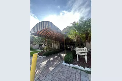 240 Lakeview Dr #307, Weston, FL 33326 - Photo 1