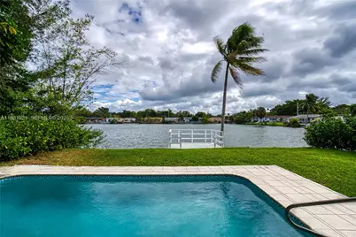 251 SW 9th Ave, Hallandale Beach, FL 33009 - Photo 1