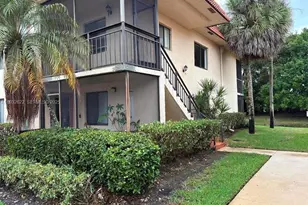 341 Lakeview Dr, Weston, FL 33326 - Photo 1