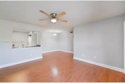 2570 W 67th Pl #21-2, Hialeah, FL 33016 - Photo 1