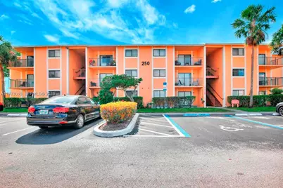 250 W Palm Cir W #301, Pembroke Pines, FL 33025 - Photo 1