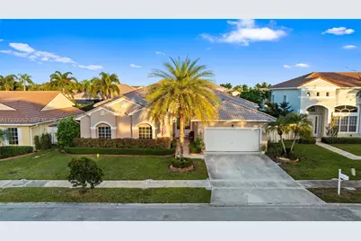 343 SW 187th Ter, Pembroke Pines, FL 33029 - Photo 1