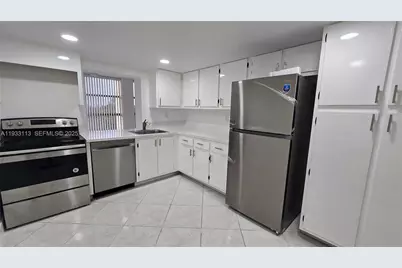 600 Parkview Dr #525, Hallandale Beach, FL 33009 - Photo 1