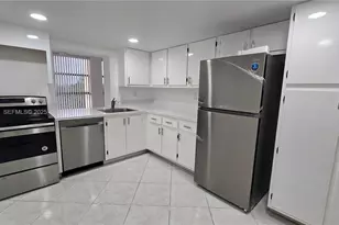 600 Parkview Dr, Hallandale Beach, FL 33009 - Photo 1