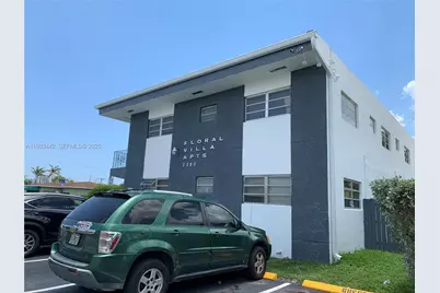 2300 Pierce St #3, Hollywood, FL 33020 - Photo 1