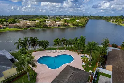 11910 NW 12th St, Pembroke Pines, FL 33026 - Photo 1