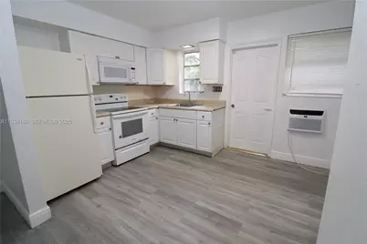 915 NE 16th Ter #4, Fort Lauderdale, FL 33304 - Photo 1