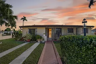 1701 SW 92nd Pl, Miami, FL 33165 - Photo 1