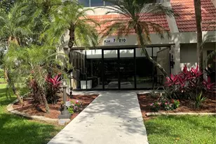 210 Lakeview Dr, Weston, FL 33326 - Photo 1