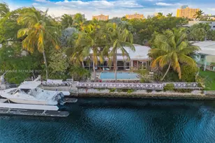 12900 Ixora Cir, North Miami, FL 33181 - Photo 1