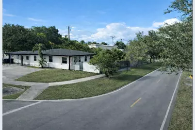 9201 SW 43rd Ter, Miami, FL 33165 - Photo 1