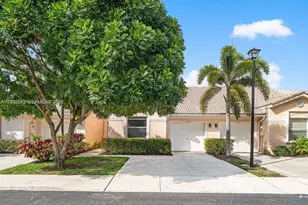 2437 S Coral Trace Cir, Delray Beach, FL 33445 - Photo 1