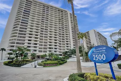 2500 Parkview Dr #917, Hallandale Beach, FL 33009 - Photo 1