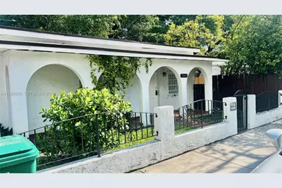 3560 SW 25th Ter #Rear, Miami, FL 33133 - Photo 1