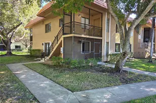 423 Lakeview Dr, Weston, FL 33326 - Photo 1