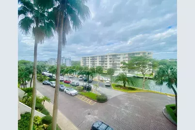 1800 NE 114th St #411, Miami, FL 33181 - Photo 1