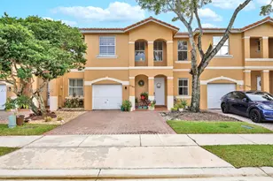 13564 NW 7th St, Pembroke Pines, FL 33028 - Photo 1
