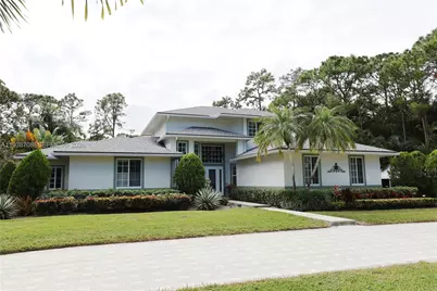 7802 N 155th Pl N, Palm Beach Gardens, FL 33418 - Photo 1