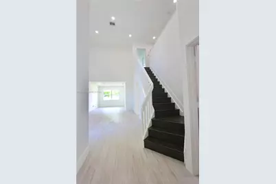 239 NW 107th Ave, Pembroke Pines, FL 33026 - Photo 1
