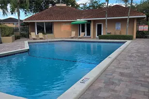 10416 NW 8th St, Pembroke Pines, FL 33026 - Photo 1