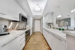 110 Washington Ave, Miami Beach, FL 33139 - Photo 1