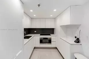 20505 E Country Club Dr, Aventura, FL 33180 - Photo 1