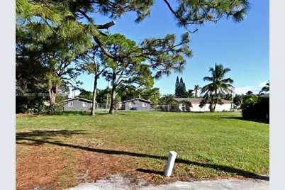 24 North St, Fort Pierce, FL 34946 - Photo 1