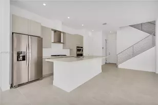 8037 NW 42nd St, Doral, FL 33166 - Photo 1