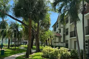 550 S Park Rd, Hollywood, FL 33021 - Photo 1