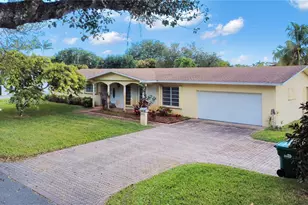 8492 SW 102nd St, Miami, FL 33156 - Photo 1