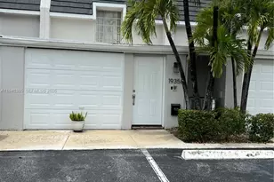 19358 Bob-O-Link Dr, Hialeah, FL 33015 - Photo 1