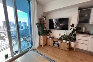 185 SW 7th St, Miami, FL 33130 - Photo 1