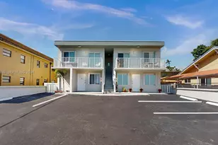 426 NW 13th Ave, Miami, FL 33125 - Photo 1