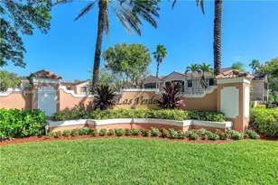 502 SW 158th Terrace, Pembroke Pines, FL 33027 - Photo 1