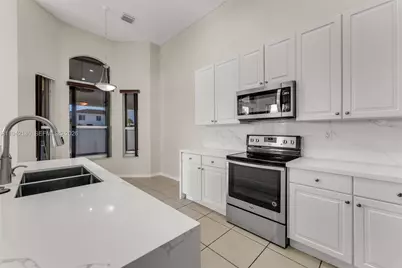 1856 NE 3rd Ct, Homestead, FL 33033 - Photo 1