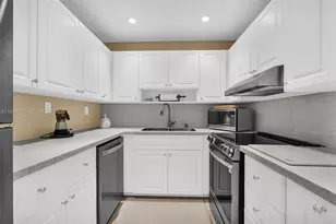 5911 NE 14th Ln, Fort Lauderdale, FL 33334 - Photo 1