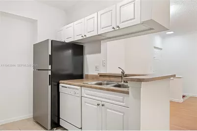 17150 N Bay Rd #2301, Sunny Isles Beach, FL 33160 - Photo 1