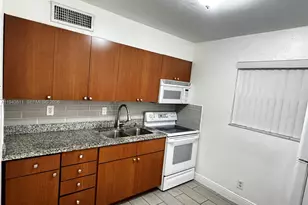 30 SE 4th Ave, Hallandale Beach, FL 33009 - Photo 1