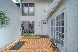 10920 SW 71st St, Miami, FL 33173 - Photo 1