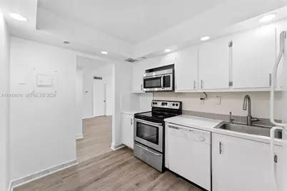 3731 N Country Club Dr #921, Aventura, FL 33180 - Photo 1