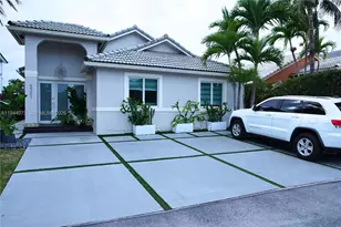 5261 SW 154th Pl, Miami, FL 33185 - Photo 1